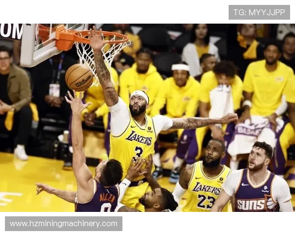 湖人逆转勇士詹姆斯关键时刻连得十分带队上演惊天大逆转