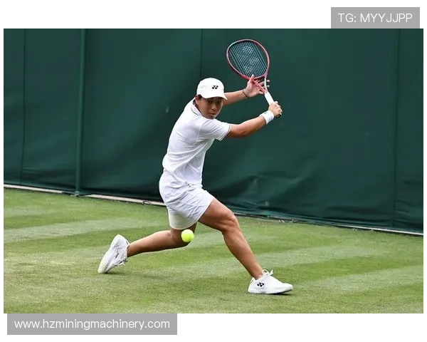 网球赛事激烈争夺 世界顶级选手齐聚角逐年度冠军桂冠