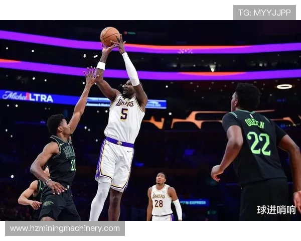 詹姆斯复出迎战雄鹿独行侠豪取五连胜NBA今日赛事精彩回顾